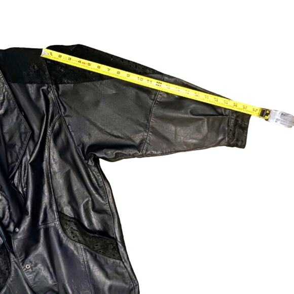 Y2K Leather Coat TEXTURED DETAIL Size L BLACK Patterned Accents Oversized Snaps - Picture 16 of 16